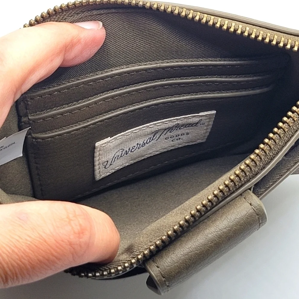 Bundle Two (2) Universal Thread Wristlet Bags
